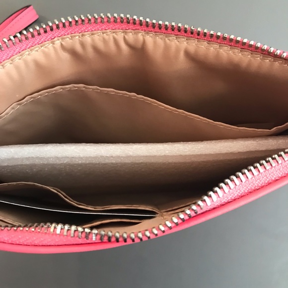GUESS PINK WRISTLET NWT - Picture 2 of 5